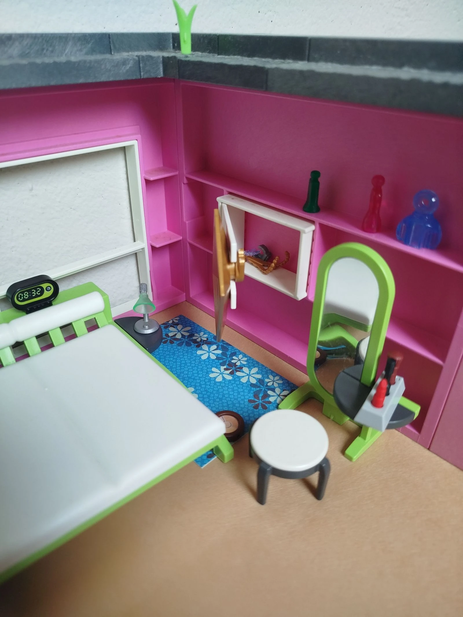 Casa Playmobil grande com móveis, figuras e acessórios – Completa – photo 7